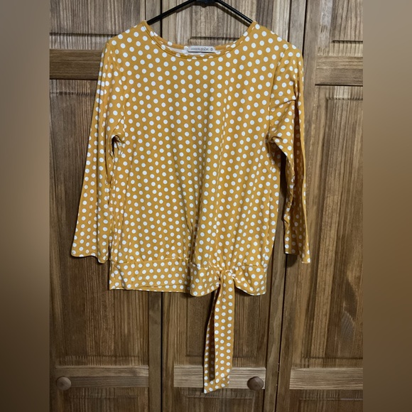Coco’s cloZet Polka Dot Top - Picture 1 of 3